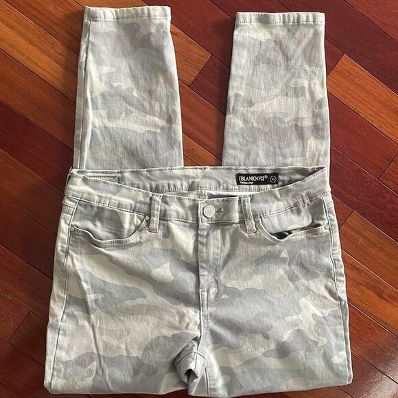 BlankNYC The Sullivan Light Green Camo Printed Pants Jeans Stretchy Y2K - Picture 4 of 6